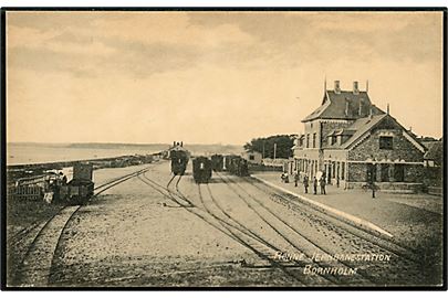 Rønne. Jernbanestation med flere togsæt. Frits Sørensen no. 15. 