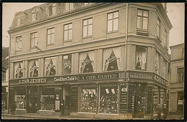 Odense, Vestergade 1 med Café Prior og A. Chr. Ulsted engelsk herreskrædderi. Fotokort u/no. Kortet er skrevet af Chr. Ulsted selv!!