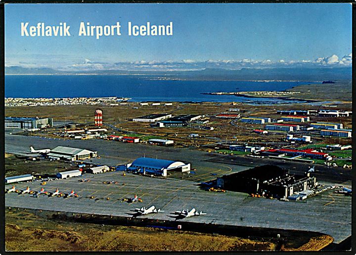 Island, Keflavik lufthavn med både civile og militære maskiner.
