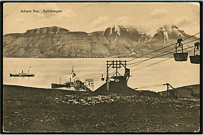 Svalbard/Spitzbergen. Advent Bay med kuldamper og turistskib. O. Svanøe no. 218.