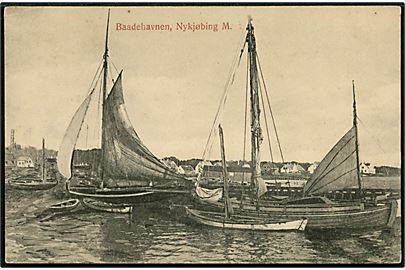 Nykøbing Mors, bådehavnen med fiskefartøjer. L. Christensen no. 1069.