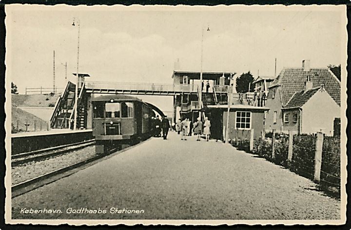Godthaabs Station - nuv. Grøndal station - med holdende s-tog. Rudolf Olsen no. 16.