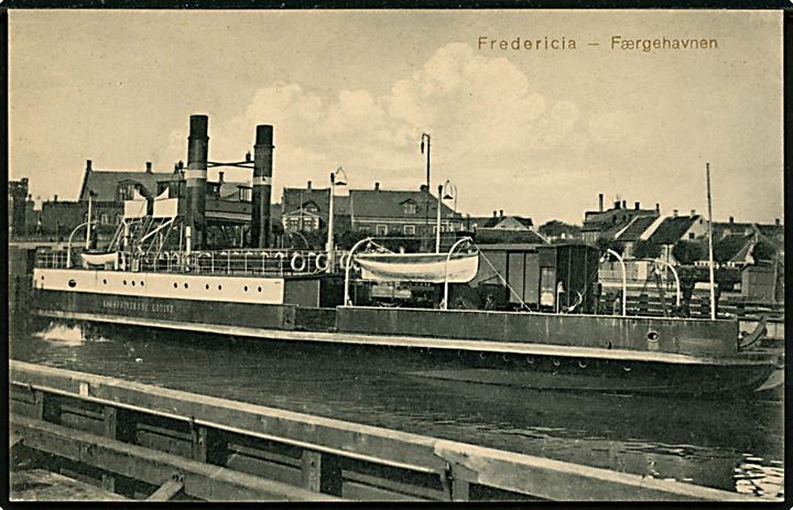 Kronprinsesse Louise, S/S, DSB jernbanefærge med togvogne i Fredericia. J.A.F. no. 550.