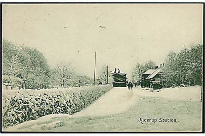 Jyderup, jernbanestation i sne. Stenders no. 19083.