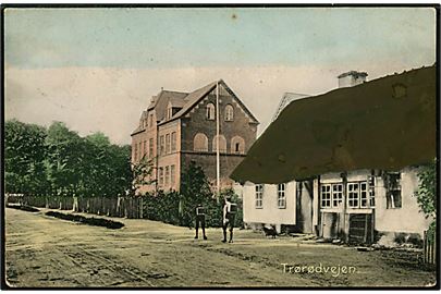 Vedbæk, Trørødvej med Vedbæk skole. Stenders no. 8829, Frankeret med 5 øre Fr. VIII annulleret med bureaustempel Sjællandske Kystbane d. 21.3.1912.