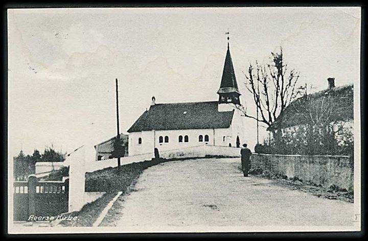 15 øre Chr. X på brevkort (Reersø kirke) annulleret med udslebet stjernestempel REERSØ og sidestemplet Gørlev S. d. 1.8.1946 til København. Fugtskadet.