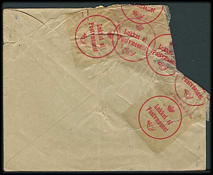 10 øre Bølgelinie annulleret med kryds på beskadiget kuvert lukket med lukkeoblater A.Form Nr. 61 (1/5 25) og stemplet: Nørrebro Postkontor og påskrevet Beskadiget i Stempelm..