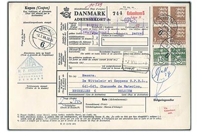 15 øre Bølgelinie (par) og 1 kr. Rigsvåben i fireblok på internationalt adressekort for pakke fra København d. 3.7.1964 til Bruxelles, Belgien.