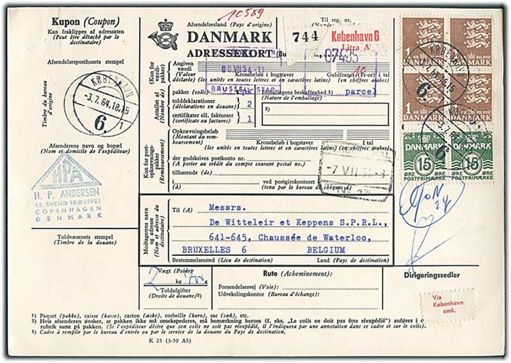 15 øre Bølgelinie (par) og 1 kr. Rigsvåben i fireblok på internationalt adressekort for pakke fra København d. 3.7.1964 til Bruxelles, Belgien.