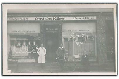Tønder, Storegade 10. Ernst Chr. Klürver, Kolonial, Vin og Cigarhandel. Fasa u/no. Fotokort. 
