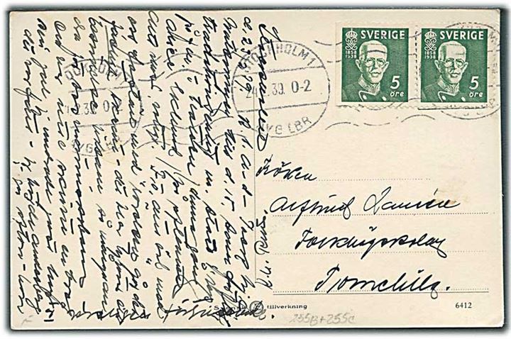 5 öre Gustaf 80 år (3-sidet takket) i parstykke på brevkort fra Stockholm d. 24.2.1939. Lodret fold.