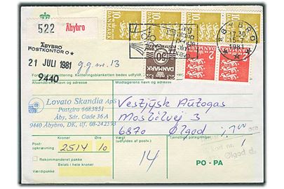 50 øre Bølgelinie 2 kr. (2) og 10 kr. (4) Rigsvåben på adressekort for pakke med opkrævning fra Åbybro d. 15.7.1981 til Ølgod. Stemplet: Tilsvar -700 øre.