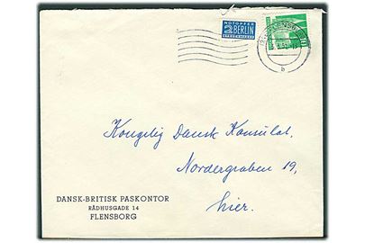 10 pfg. Bygning og 2 pfg. Berlin Notopfer på fortrykt kuvert fra Dansk-Britisk Paskontor sendt lokalt i Flensburg d. 5.5.1951 til danske konsulat i Flensburg.