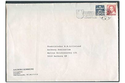20 øre Bølgelinie og 2,50 kr. Margrethe med perfin “AK” på stor kuvert fra Aalborg Kommune stemplet Nørresundby d. 18.1.1984 til Ålborg.