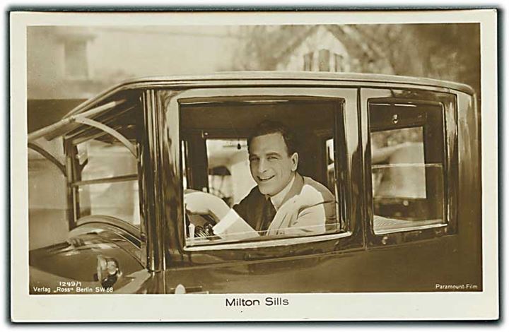 Milton Sills (Amerikansk skuespiller)ved rattet i automobil. Paramount Film. Ross Berlin SW 68. 1249/1. Fotokort. 