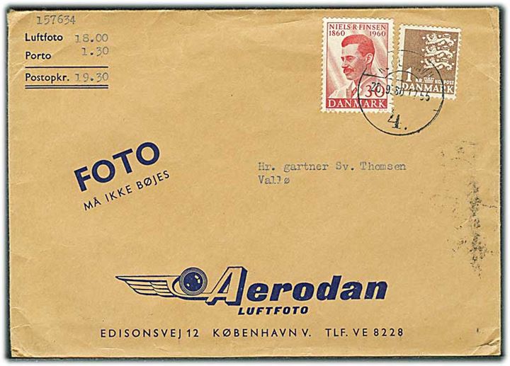 30 øre Finsen og 1 kr. Rigsvåben på brev med opkrævning fra Aerodan Luftfoto i København d. 20.9.1960 til Vallø.