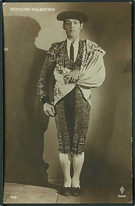 Rudolph Valentino som Matador. Fotokort. J. Chr. Olsen no. 455. 
