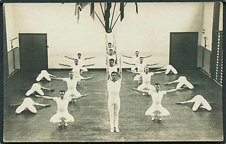 Gymnaster ved Ollerup Stævnet 1935. Fotokort. Carl Stej u/no. 
