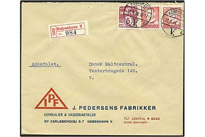 5 øre vinrød bølgelinie og 20 øre rød Fr. IX, 45 øre porto, på lokalt Rec. brev fra København d. 12.4.1948. 