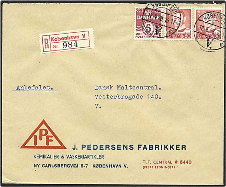 5 øre vinrød bølgelinie og 20 øre rød Fr. IX, 45 øre porto, på lokalt Rec. brev fra København d. 12.4.1948. 