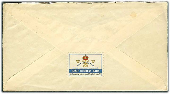 20 öre Gustaf på brev fra Stockholm d. 26.8.1943 til Uppsala. På bagsiden mærkat Hjälp Nordens Barn.