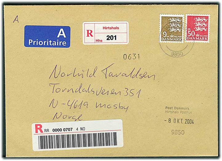 9 kr. og 50 kr. Rigsvåben på anbefalet A-brev stemplet Hirtshals 9850 d. 8.10.2004 til Mosby, Norge.
