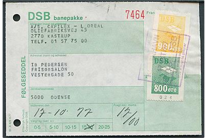 DSB 800 øre og 900 øre Fragtmærke på banepakke adressekort stemplet København d. 17.10.1977 til Odense.