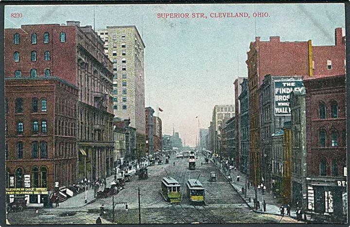 Sporvogne paa Superior Street i Cleveland, Ohio, USA. A.C. Bosselman no. 8230.