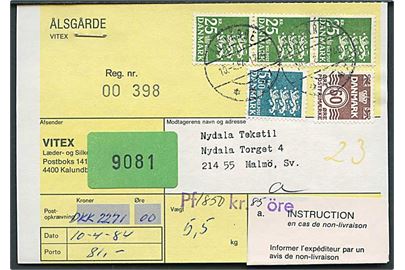 50 øre Bølgelinie, 5,50 kr. og 25 kr. (3) Rigsvåben på adressekort for pakke med opkrævning fra Ålsgårde d. 10.4.1984 til Malmö, Sverige. Påsat etiket K60 (9-82 A9) med forholdsordre i tilfælde af returnering.