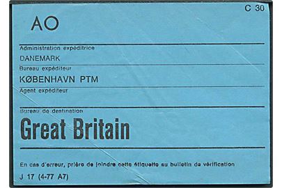 Blå brevbundt vignet J 17 (4-77 A7) fra København PTM til Great Britain.