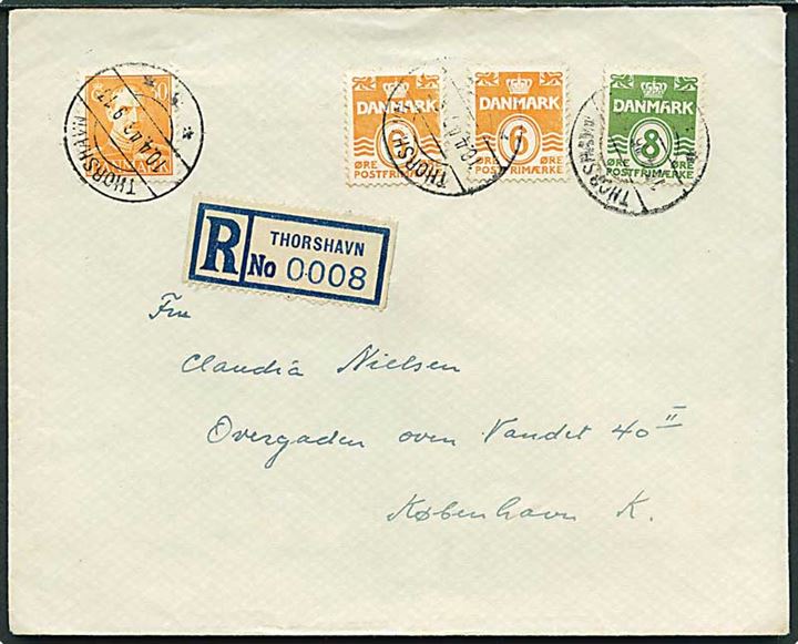 6 øre (2), 8 øre Bølgelinie og 30 øre Chr. X på anbefalet brev fra Thorshavn d. 10.4.1946 til København. Britisk fremstillet Rec.-etiket.