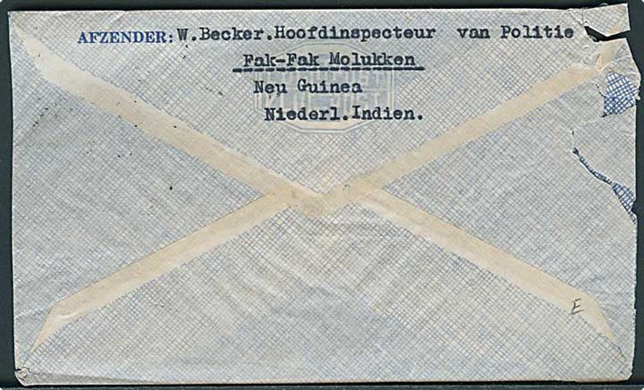 Hollandsk Ostindien. 5 c. og 40 c. frankeret luftpostbrev fra Fak-Fak (New Guinea) d. 6.8.1938 til Herten, Tyskland. Hjørneskade.