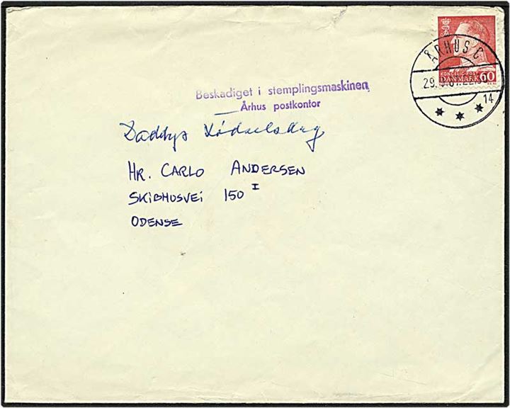 60 øre rød Fr. IX på brev fra Århus d. 29.9.1967 til Odense. Liniestempel omkring beskadigelse af brevet.