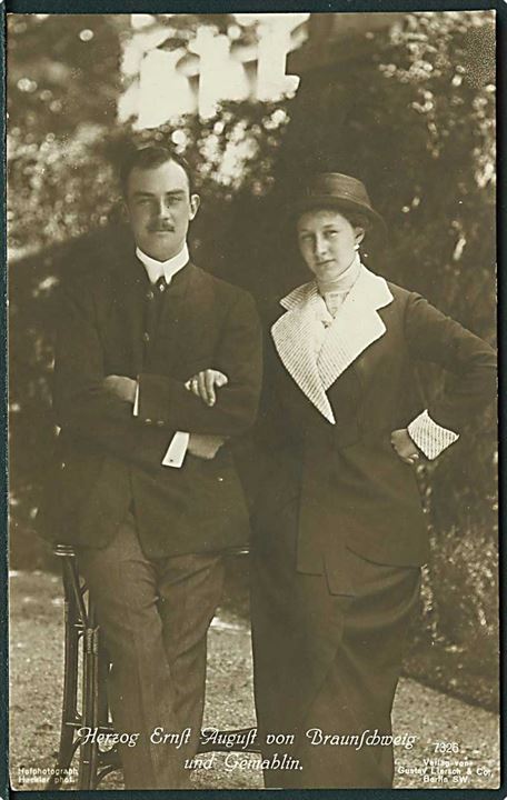 Hertug Ernst August von Braunschweig og frue. G. Liersch no. 7326.