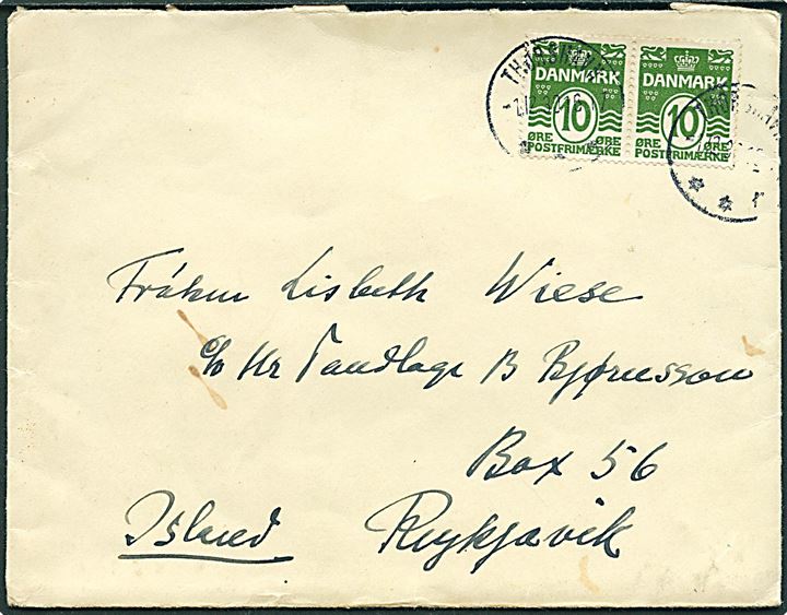 10 øre Bølgelinie i parstykke på brev annulleret med brotype IIIc Thorshavn d. 1.12.1930 til Reykjavik, Island.
