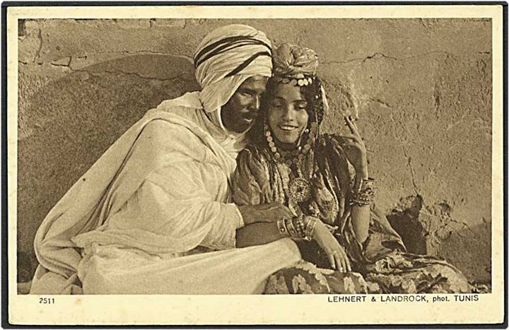 Kærestepar i Tunis. Lehnert & Landrock no. 2511.