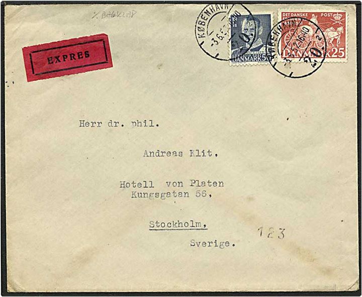 25 øre brunrød frimærkejubilæum samt 50 øre mørkeblå Fr. IX på expres brev fra København d. 3.6.1952 til Stockholm, Sverige. (Bagklap mangler).