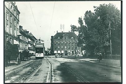 Dobbeltdækker sporvogn nr. 41 paa Frederiksberg. Foto, ældre reproduktion. (12,5x9 cm.).