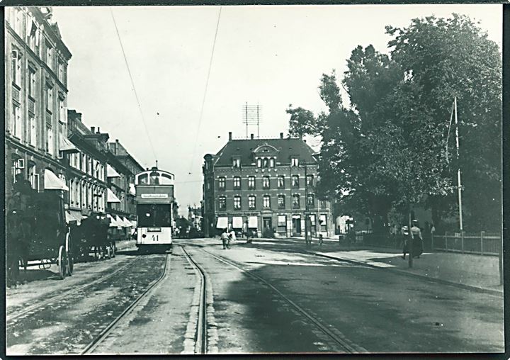 Dobbeltdækker sporvogn nr. 41 paa Frederiksberg. Foto, ældre reproduktion. (12,5x9 cm.).