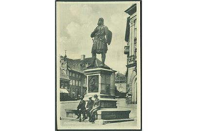 Niels Ebbesens statue i Randers. R. Olsen no. 1544.