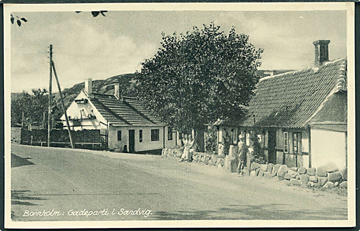 Gadeparti fra Sandvig. R. Olsen no. 9023.