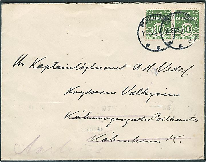 10 øre Bølgelinie i parstykke på brev fra Charlottenlund d. 10.8.1923 til Krydseren Valkyrien, Købmagergades Postkontor, København K. - eftersendt til skibets station i Aarhus.