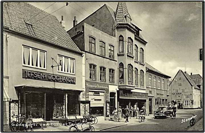 Gadeparti ved Torvet i Tønder. Stenders Tønder no. 97.
