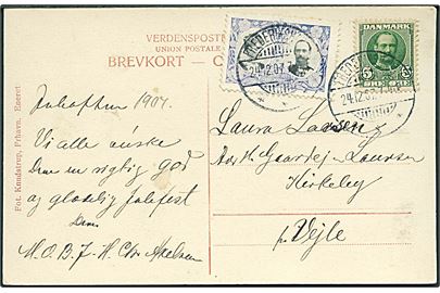 5 øre Fr. VIII og Julemærke 1907 i violet nuance på brevkort (Danmarksgade, Frederikshavn) fra Frederikshavn d. 24.12.1907 til Kirkeby pr. Vejle.