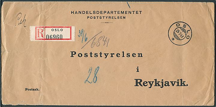 Ufrankeret postsag sendt anbefalet fra Olso d. 25.7.1941 via New York d. 26.8.1941 til Reykjavik, Island. Åbnet af tysk censur i Berlin og tilbageholdt af britisk prise-ret med påskrevet nr. LL42001 på bagsiden.