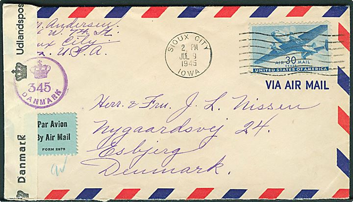 Amerikansk 30 cents Transport på luftpostbrev fra Sioux City d. 9.7.1945 til Esbjerg, Danmark. Åbnet af dansk efterkrigscensur (krone)/345/Danmark.