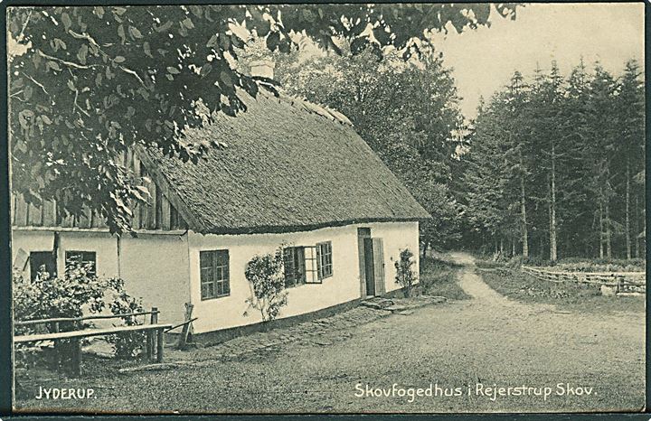 Skovfogedhus i Rejerstrup Skov, Jyderup. Stenders no. 12526.