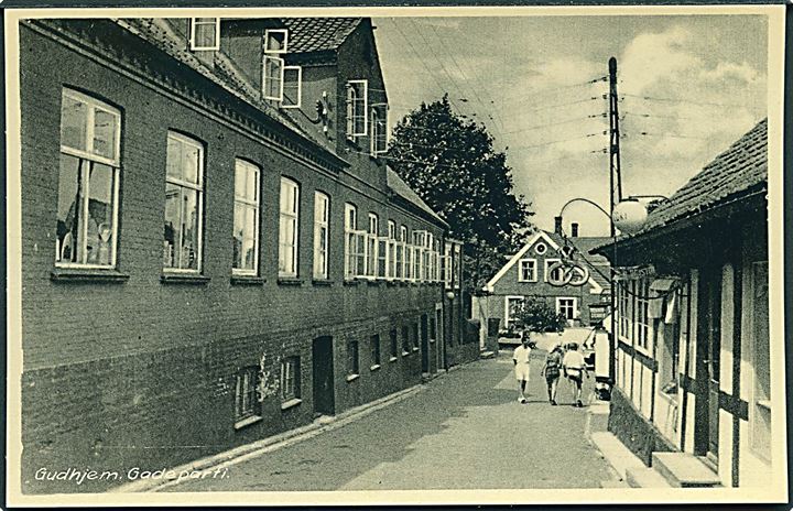 Gadeparti fra Gudhjem. Colbergs Boghandel no. 806.