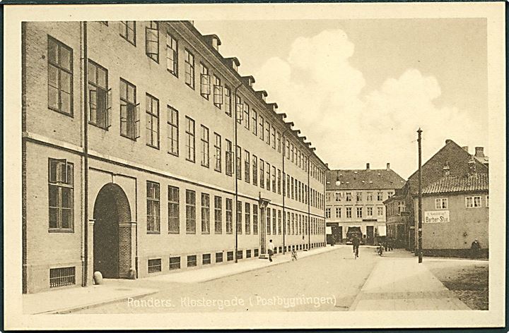 Klostergade (Postbygningen) i Randers. Stenders, Randers no. 136.