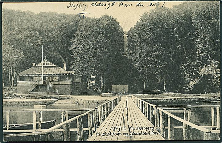 Anløbsbroen og Strandpavillonen ved Munkebjerg i Vejle. Hvidehus Boglade no. 19272.